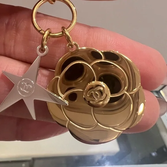 CHANEL Gold ⭐️ STAR AND CAMELIA Keychain CHARM PICK ONE 1️⃣ - Picture 5 of 15